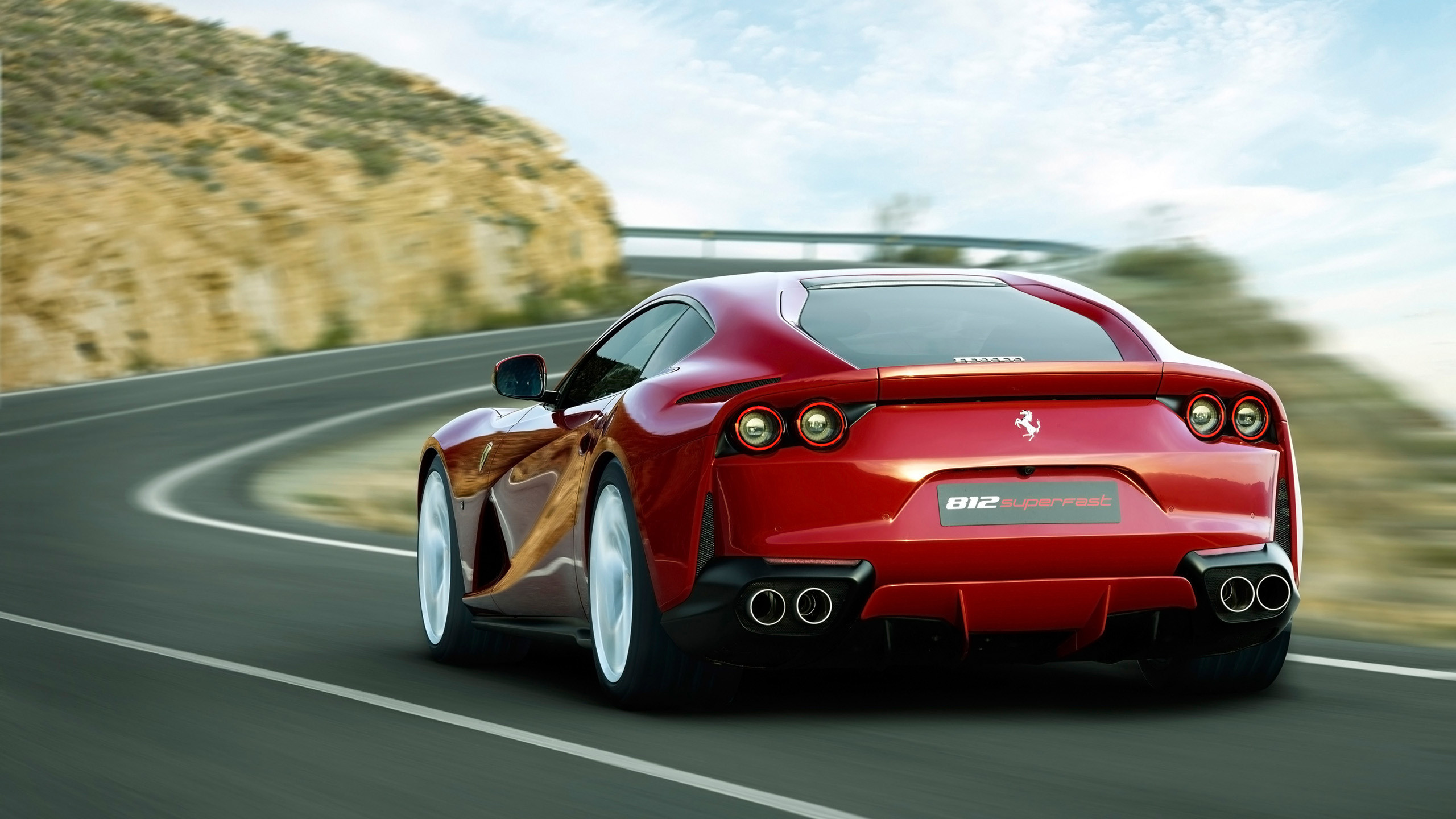Ferrari 812 Superfast, Strada di montagna, Rosso, Mosso, 2K, wallpaper per PC