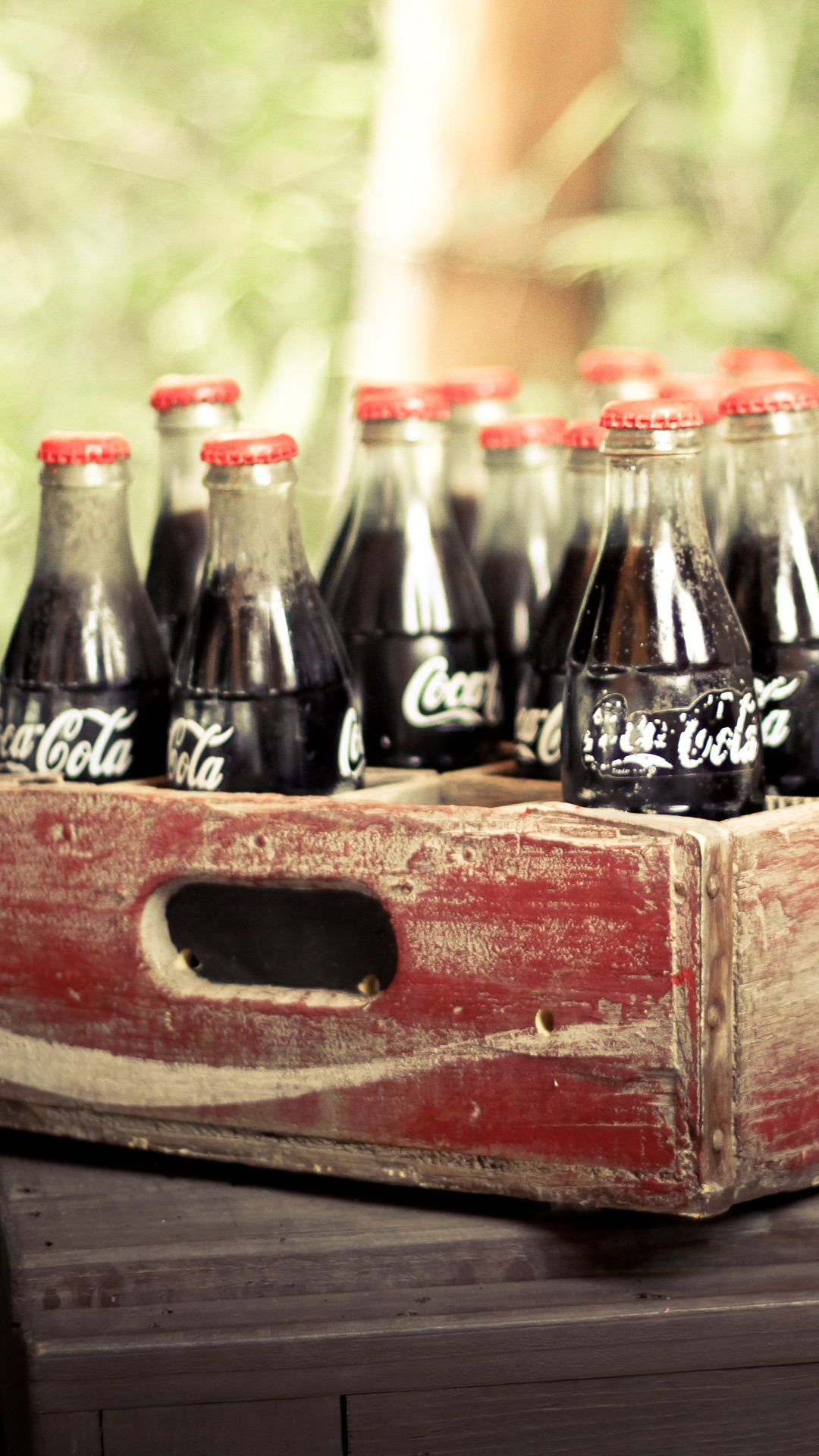 Coca-Cola, Bottiglie di vetro, Cassetta di legno, Vintage, Full HD, sfondo verticale per cellulare